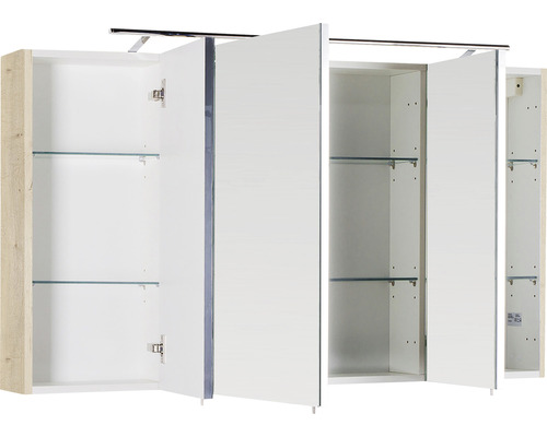 Geöffneter Spiegelschrank mit Glasablagen für Badezimmer