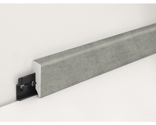 Sockelleiste aus Kunststoff mit Befestigungsclip