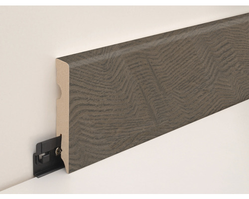 Sockelleiste mit Clip-Befestigung an der Wand