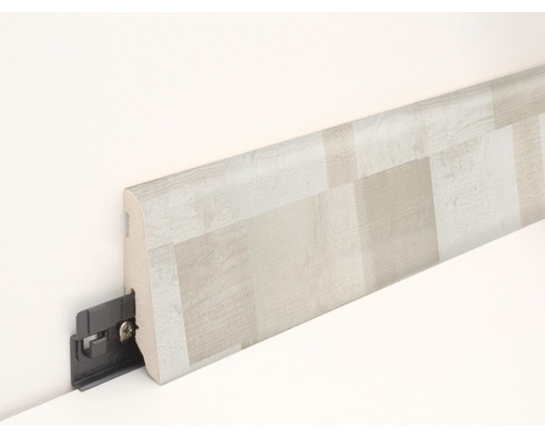 Sockelleiste mit Montageclips zur Wandbefestigung