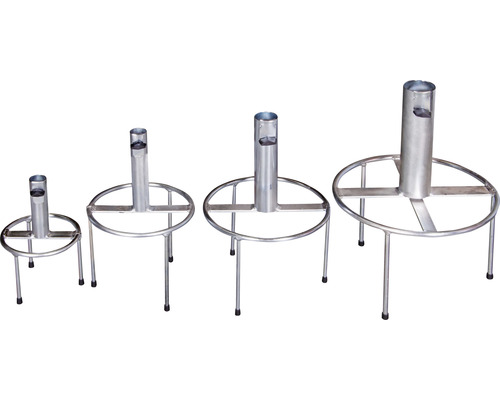 Verschiedene Größen von Aschenbecherständern