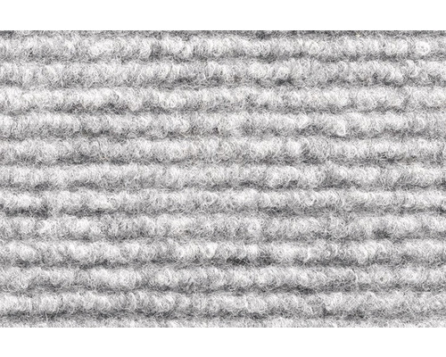 Detailansicht eines grauen Teppichs mit Rippenstruktur.