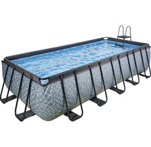 Rechteckiger Rahmenpool mit Leiter und Wasseroberfläche