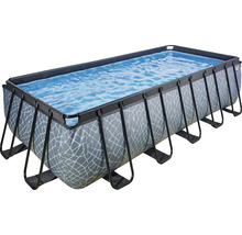 Rechteckiger Rahmenpool mit Wasserfüllung