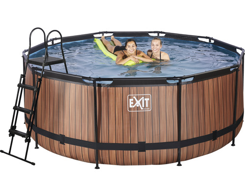 Aufstellpool mit Leiter und Holzoptik, darin zwei Personen auf einer Luftmatratze