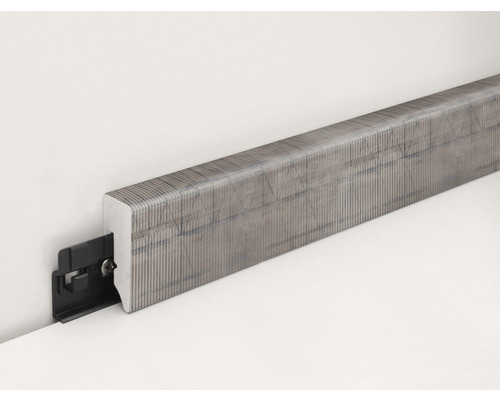 Sockelleiste mit Clipbefestigung an der Wand