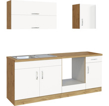 Küchenzeile mit Spüle, Unterschränken und Hängeschränken