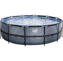 Pool mit Stahlrahmen und Wasseroberfläche