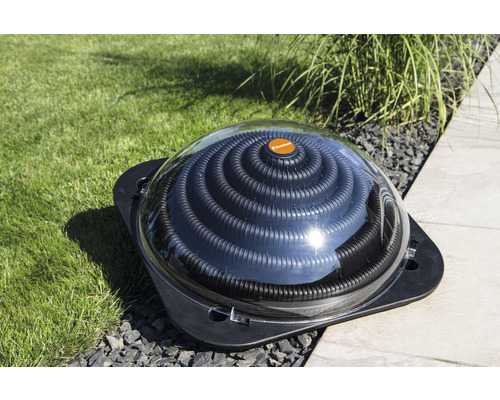 Solar-Poolheizung auf Rasenfläche