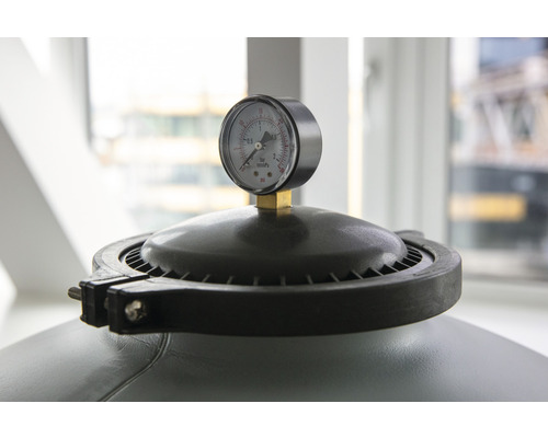 Druckbehälter mit Manometer zur Druckmessung