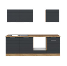 Küchenzeile mit Spüle, Schubladen und Hängeschränken