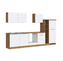 Küchenzeile mit Ober- und Unterschränken in Holzoptik und Weiss