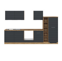 Küchenzeile mit Spüle, Hängeschränken und Regalen