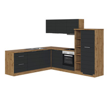 Komplette Küche mit Spüle, Herd, Backofen, Dunstabzugshaube und Hängeschränken