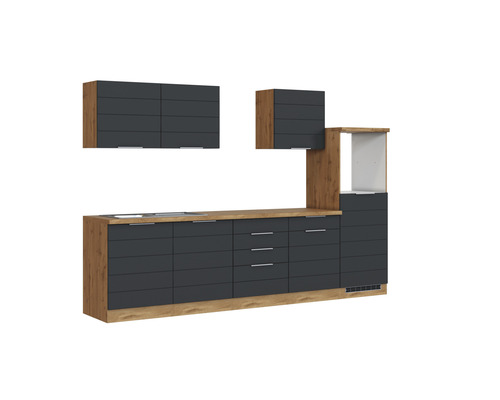 Küchenzeile mit Hängeschränken und Schubladen