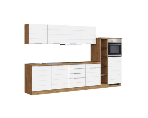 Moderne Einbauküche mit Hängeschränken, Unterschränken und Einbaubackofen.