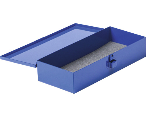 Geöffnete blaue Werkzeugkiste aus Metall mit Schaumstoffeinlage