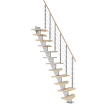 Treppe mit Holzstufen und Geländer