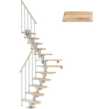 Spindeltreppe mit Holzstufen und Metallgeländer sowie einzelne Holzstufe