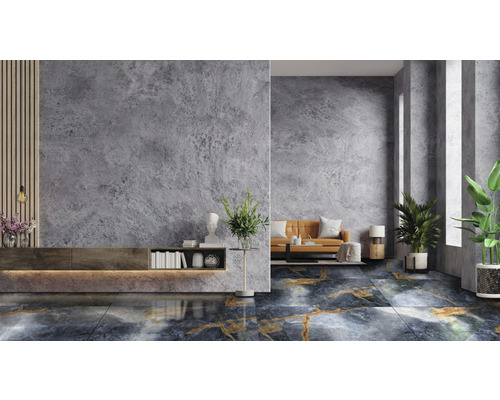 Wohnzimmer mit grauen Wänden, braunem Sofa und dunklem Boden