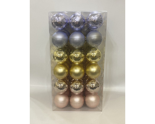 Verpackung mit Christbaumkugeln in unterschiedlichen Farbtönen