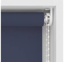 Rollo mit Kettenzugmechanismus in einem Fensterrahmen