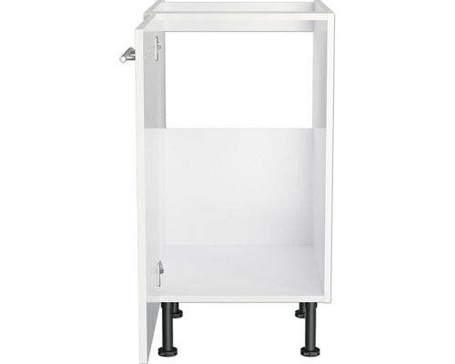 Weißer Küchenunterschrank mit schwarzen Füßen.