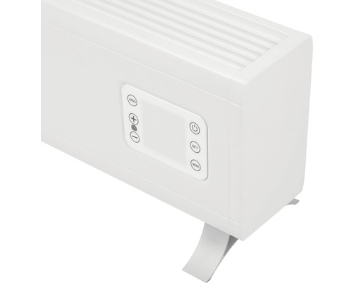 Detailansicht eines weißen Heizkörpers mit digitalem Bedienfeld