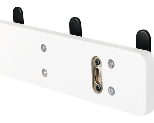 Garderobenleiste mit Haken und Aufhängung