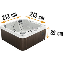 Quadratischer Whirlpool mit den Maßen 213 mal 213 mal 89 Zentimeter