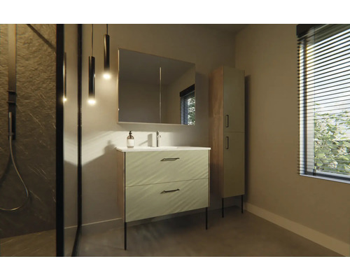 Badezimmer mit Waschtisch, Spiegelschrank und Hochschrank