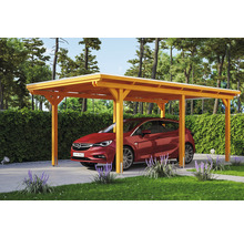 Holzcarport mit einem Auto auf einem Grundstück