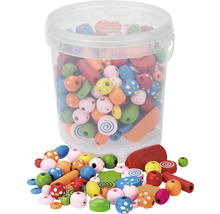 Holzperlen in einem transparenten Eimer