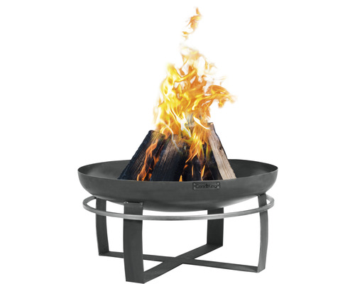 Feuerstelle mit brennendem Holz