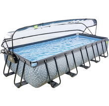 Rechteckiger Swimmingpool mit Überdachung für den Außenbereich