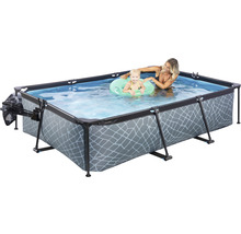 Rechteckiger Aufstellpool mit Leiter, Mutter und Kind im Wasser