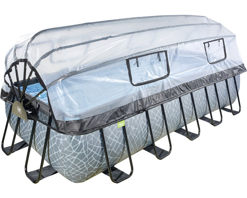 Pool mit transparenter Poolüberdachung zum Schutz vor Witterungseinflüssen