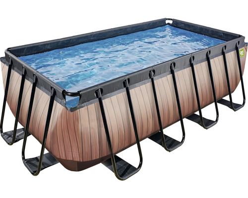 Rechteckiger Frame Pool mit Holzoptik und Wasserfüllung