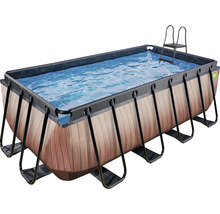 Rechteckiger Pool mit Leiter