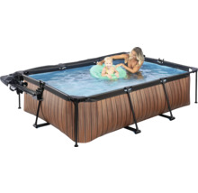 Rechteckiger Frame Pool mit Holzverkleidung, Mutter und Kind im Wasser