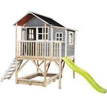 Spielhaus aus Holz mit Rutsche und Sandkasten