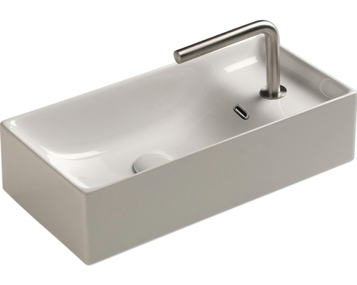 Rechteckiges Aufsatzwaschbecken mit Armatur