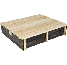 Abgedeckter Sandkasten aus Holz