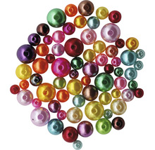 Verschiedenfarbige Perlen in verschiedenen Größen