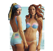 Zwei Frauen in Badebekleidung, inspiriert von klassischen Gemälden, vor einem Meereshintergrund