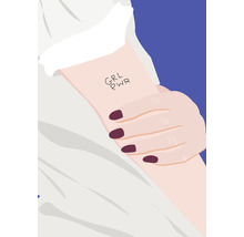 Illustration einer Hand mit dem Schriftzug GRL PWR Tätowierung