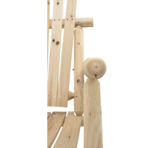 Detailaufnahme eines Holzstuhls
