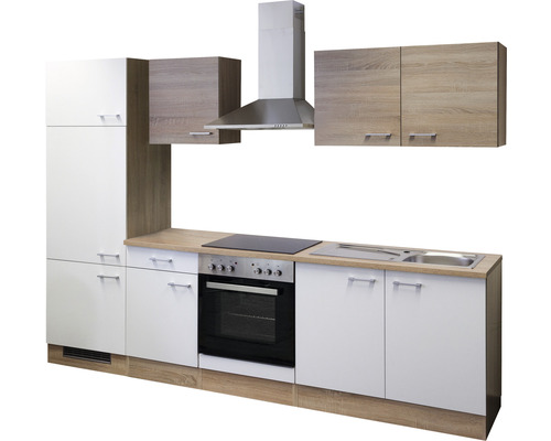 Küchenzeile mit Schränken, Spüle, Herd und Dunstabzugshaube