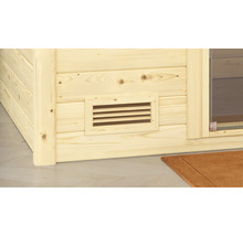 Detailansicht einer Holzsauna mit Lüftungsgitter