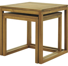 Zwei quadratische Satztische aus Holz